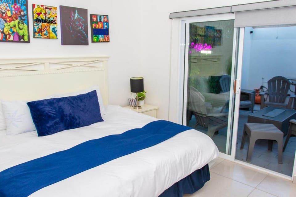 Bed, Balcony/Terrace, Seating area, Bedroom
