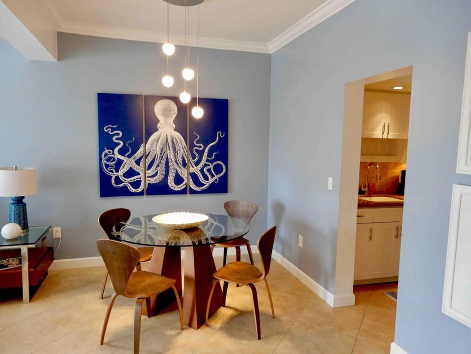 The Blue Octopus - 1br King Bed Condo House in Fort Lauderdale