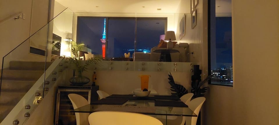 Night, View (from property/room), Dining area