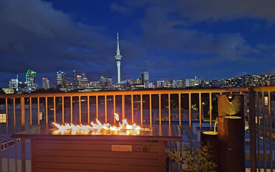 Night, Balcony/Terrace, City view