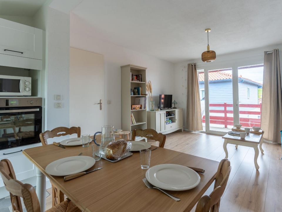 Appartement T2 Confortable avec Parking - Biscarrosse Bourg - FR-1-319-602 Apartment in Parentis-en-Born
