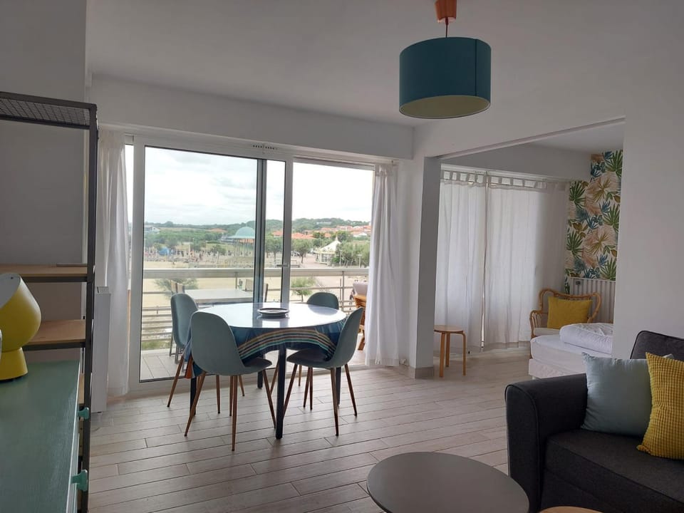 Appartement rénové avec parking, proche océan à Anglet Apartment in Anglet