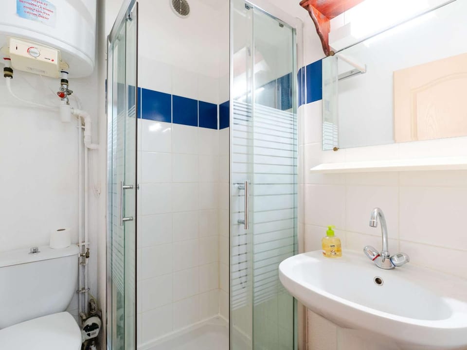 Appartement T2 avec Wifi, Animaux admis et Parking à Saint-Pierre-La-Mer - FR-1-409-280 Apartment in Fleury