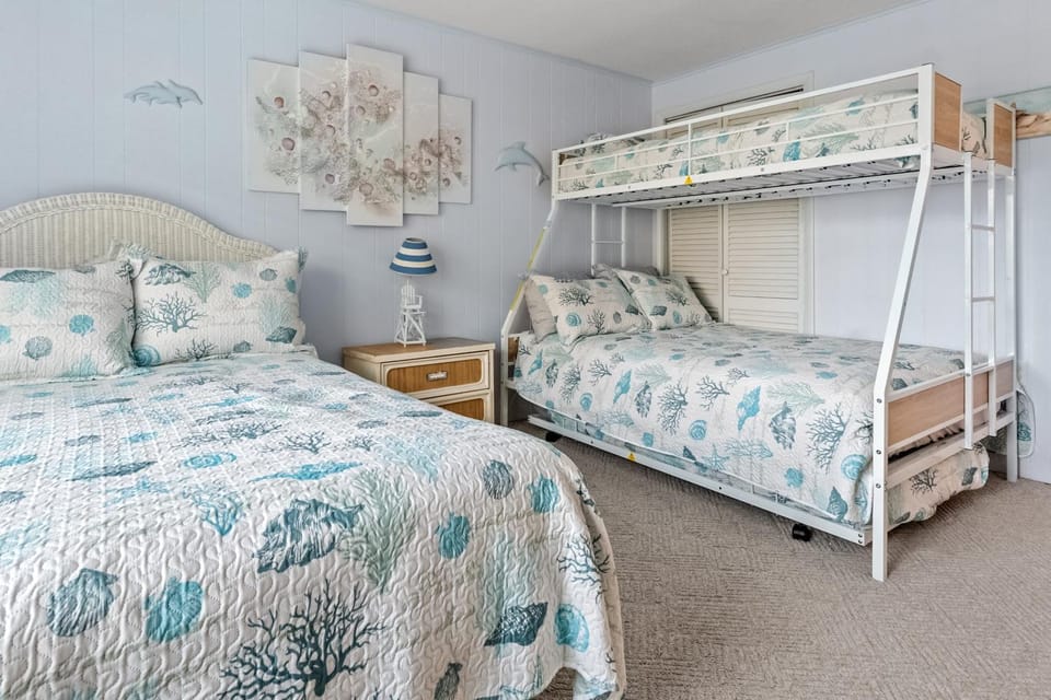 Ocean Block 2-Bedroom, 2-Bathroom Condo in Midtown Ocean City Apartment in Ocean City