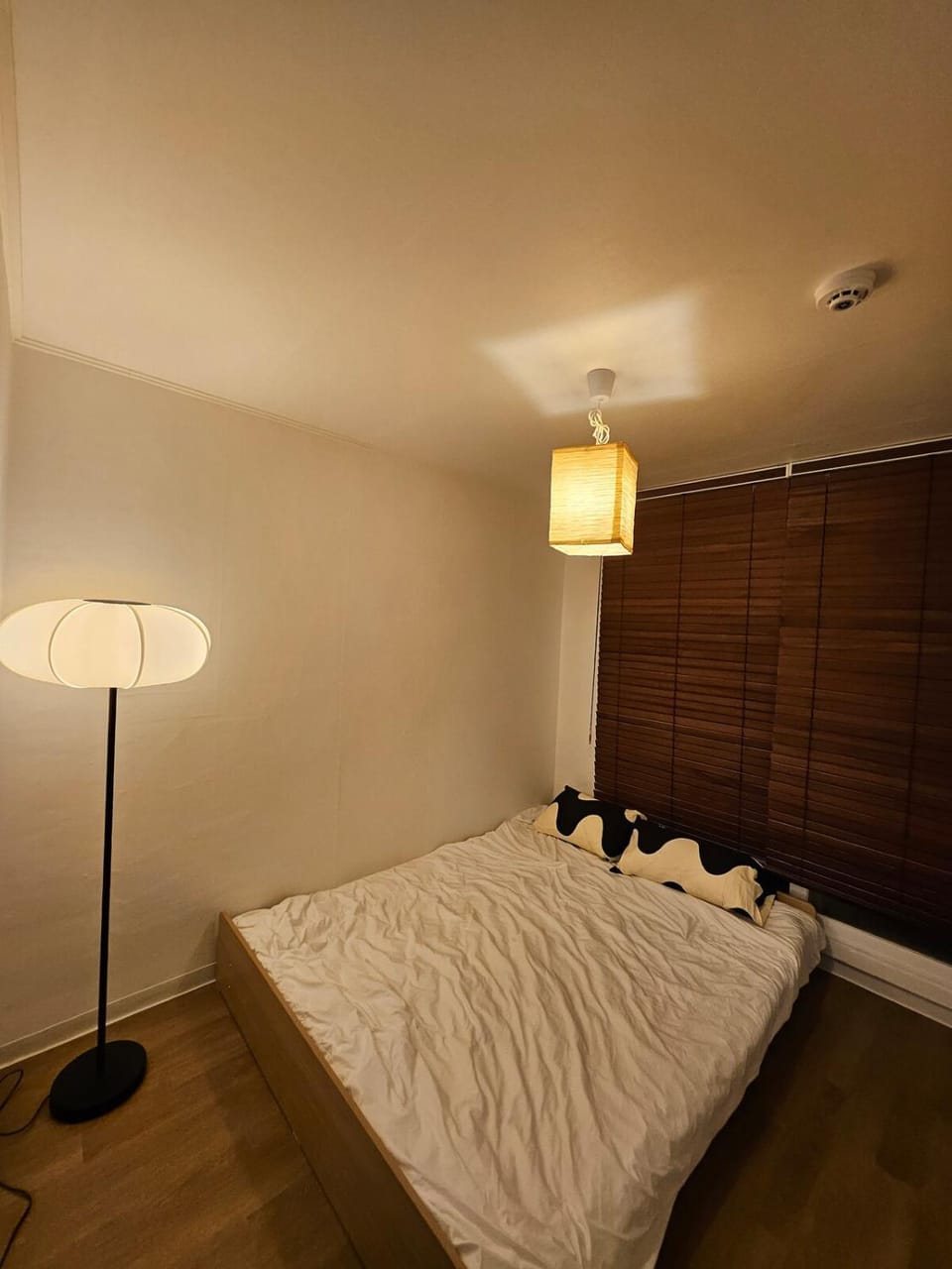8 minutes away from Chungmuro Station, Breakfast provided for more than 5 nights, hill location Apartment in Seoul