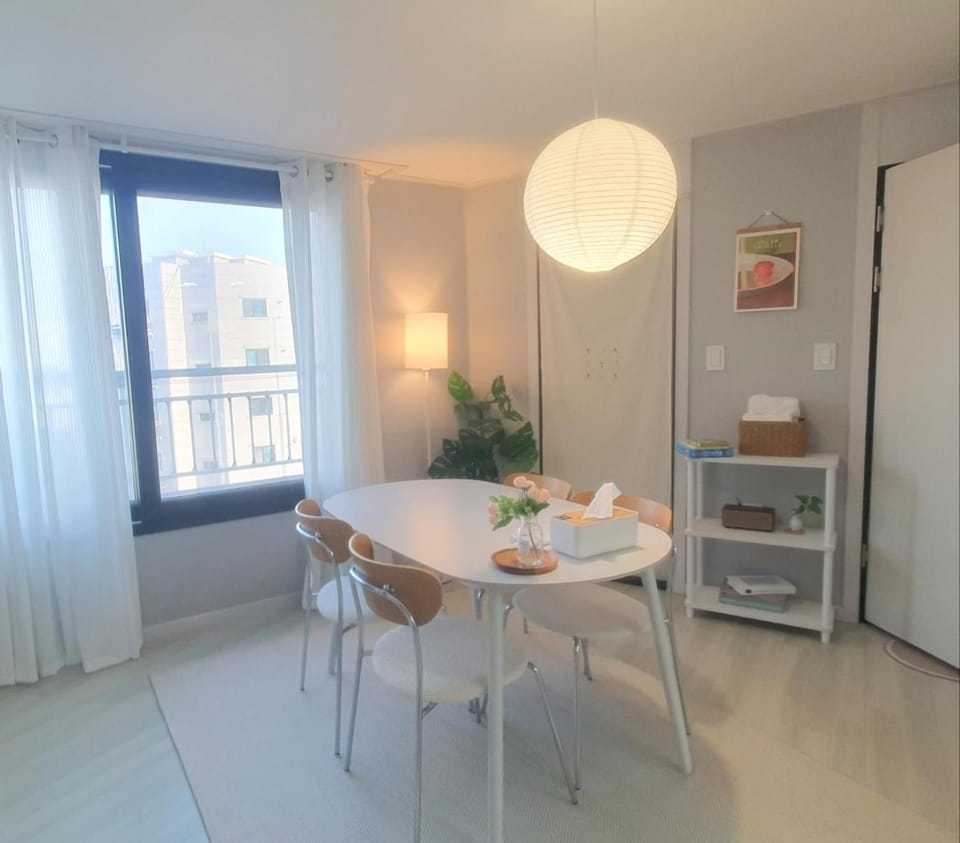 Communal lounge/ TV room, Living room, air conditioner