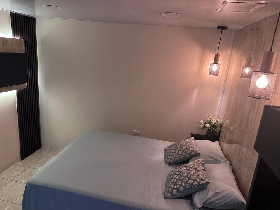 Bed, Photo of the whole room, Bedroom, furniture