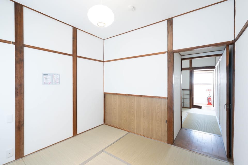 LN25三宮徒歩8分の2DKハウスSwallowMaisonet Apartment in Shizuoka Prefecture
