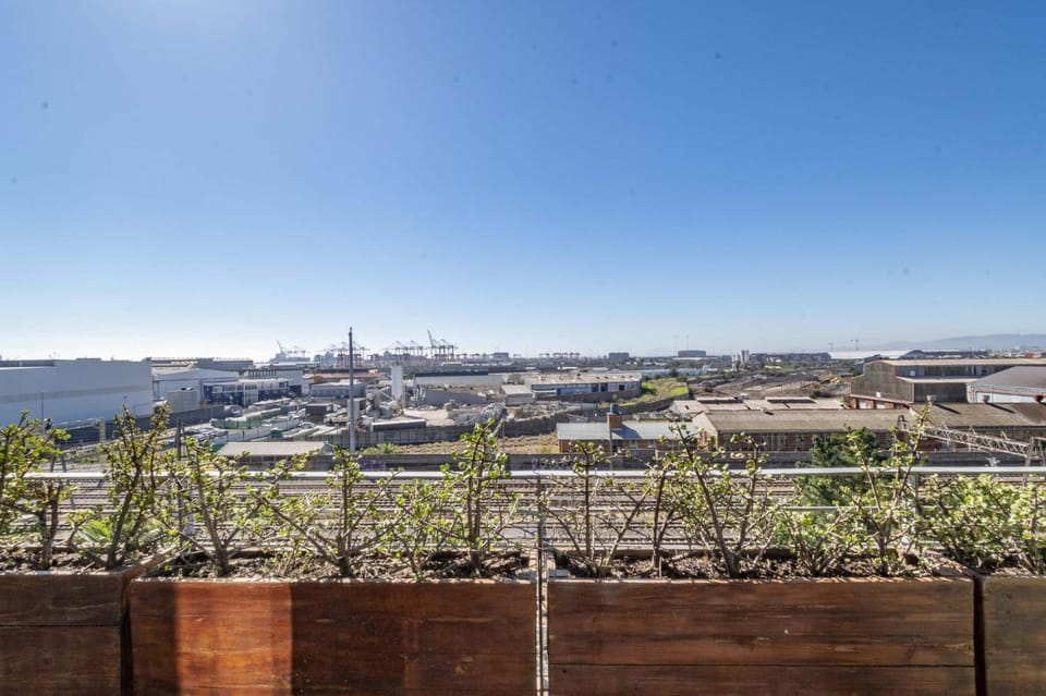 Harbour View Stylish Woodstock Apartment w Balcony Apartment in Cape Town