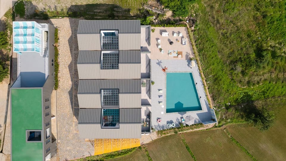 Property building, Bird's eye view, Swimming pool