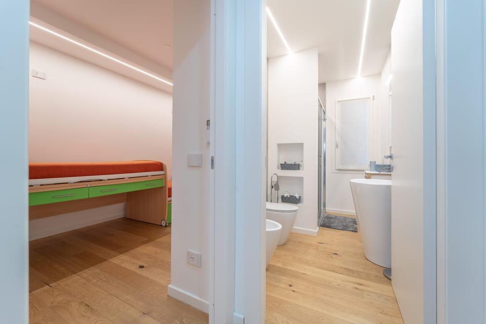 Toilet, Bed, Bathroom, Photo of the whole room, Bedroom