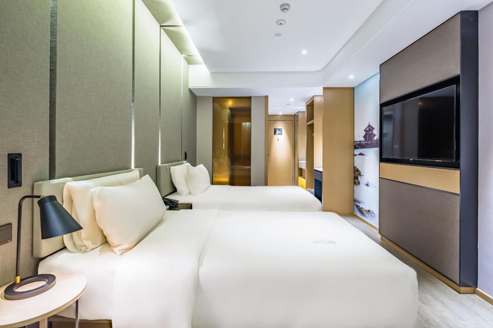 Atour Hotel Qingdao North Station New City Center Hotel in Qingdao