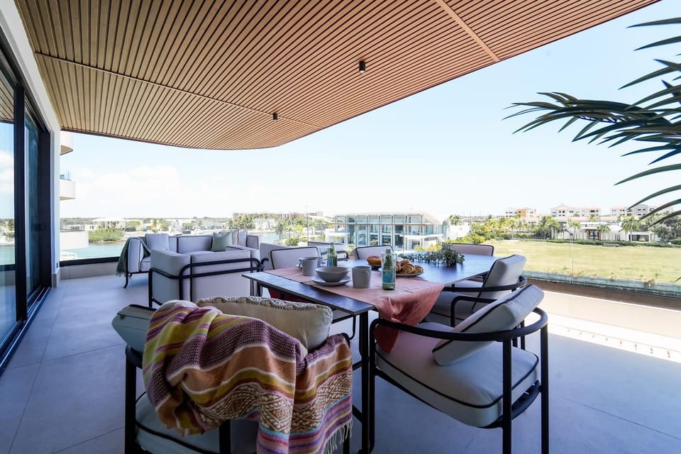 Balcony/Terrace, Landmark view