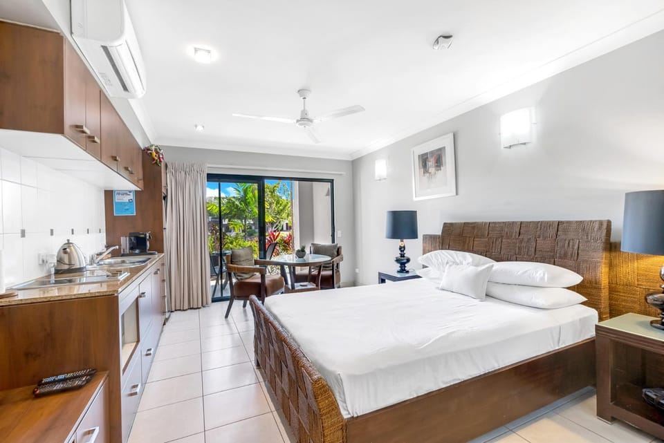 Blue Lagoon Resort Lakeside Apartment Apartment in Cairns