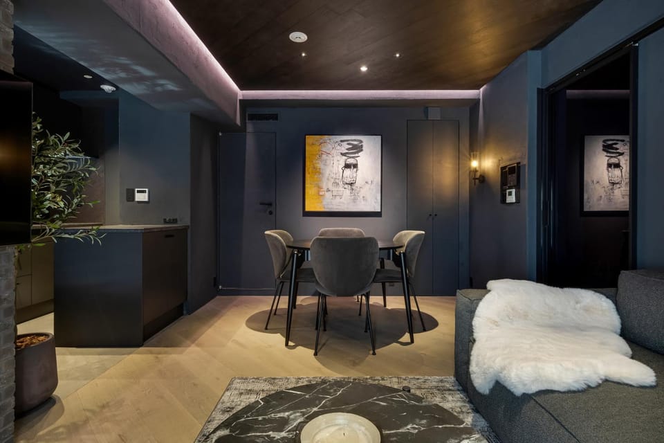 Living room, Dining area