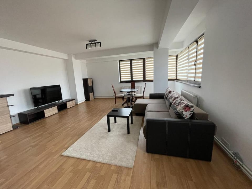 Luxury Central Apartments - Grey Apartment in Romania