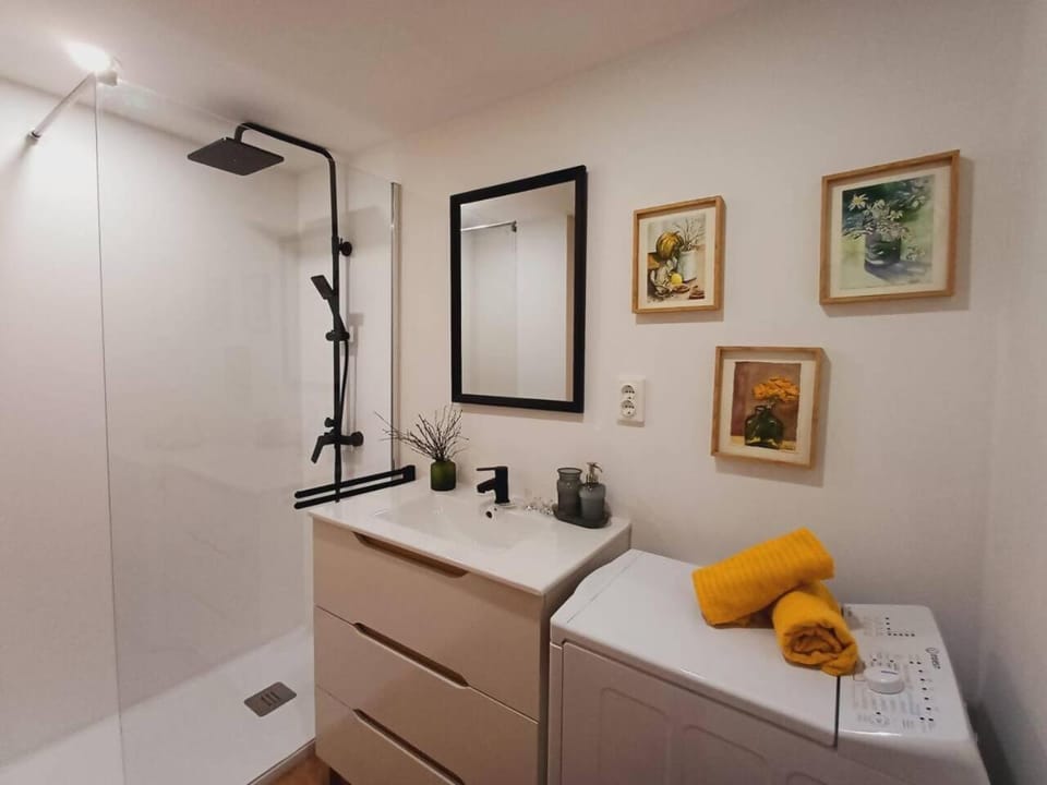 Shower, Bath
