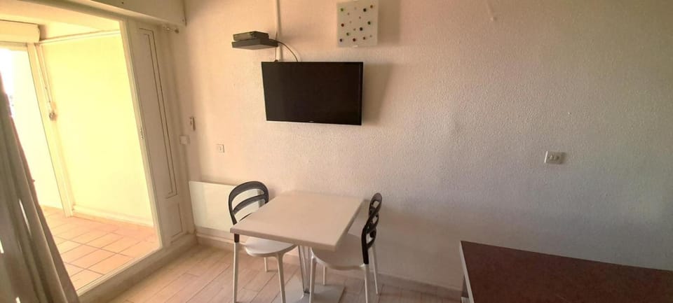 Appartement 357, PORT NATURE colline 3 au village naturiste Apartment in Agde