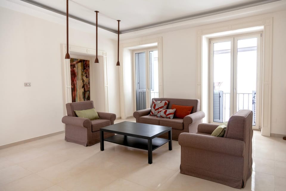 Communal lounge/ TV room
