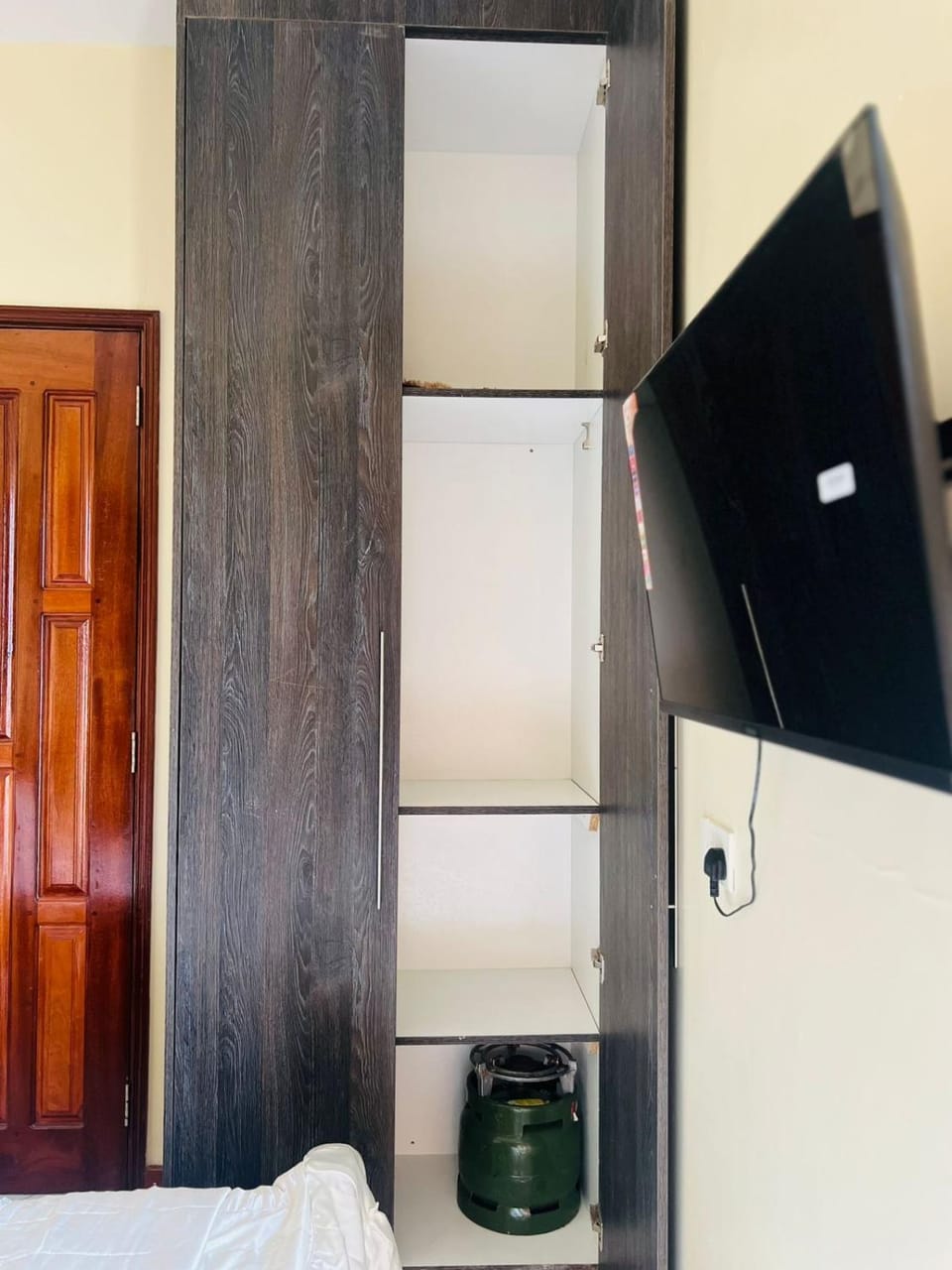 TV and multimedia, wardrobe