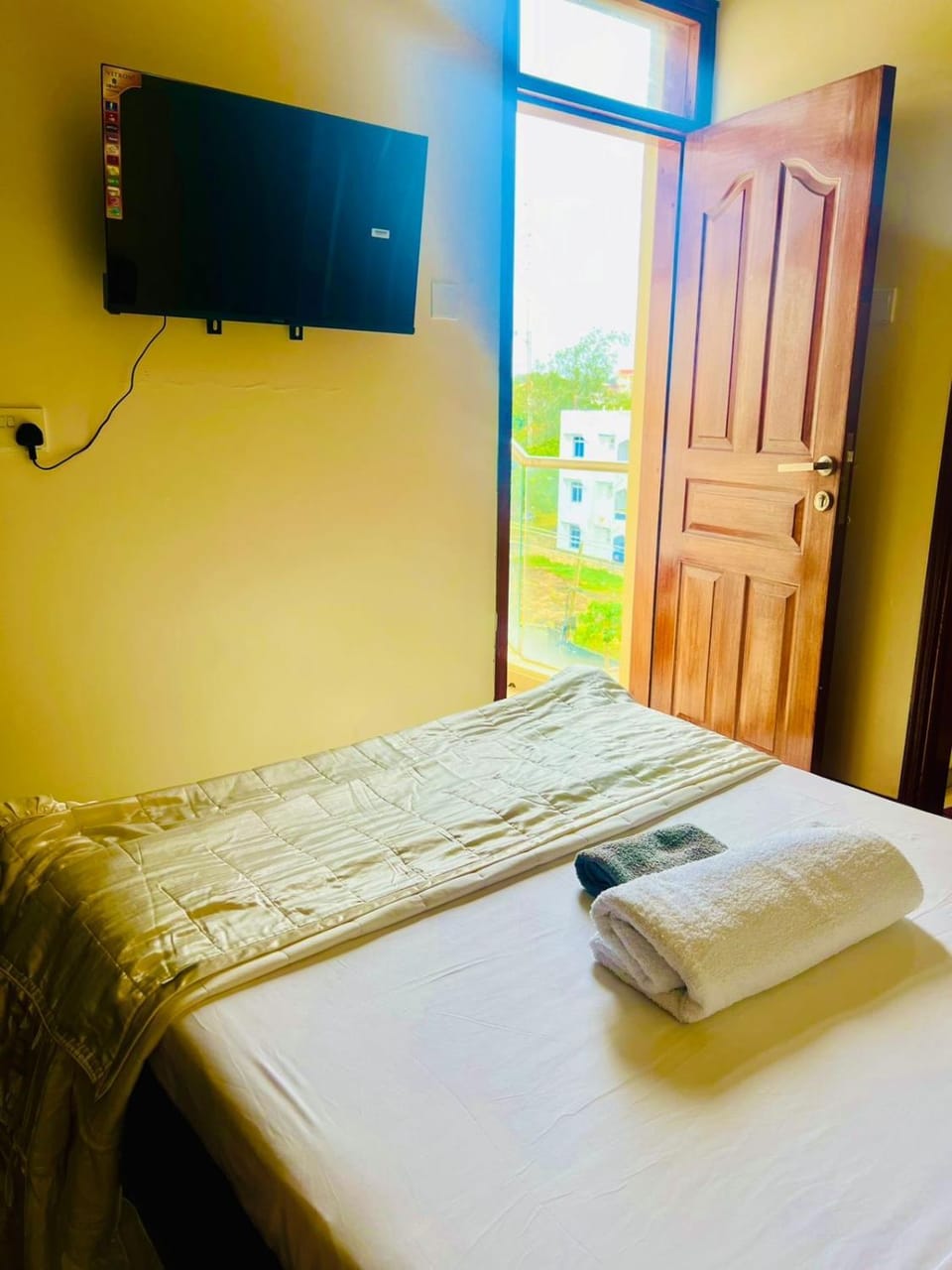 Bed, TV and multimedia