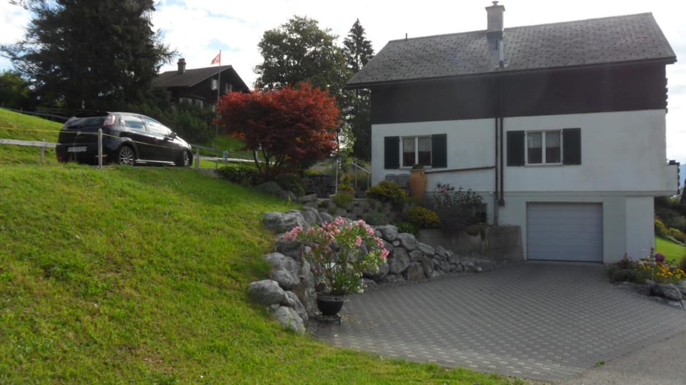 Property building, Garden view, Parking