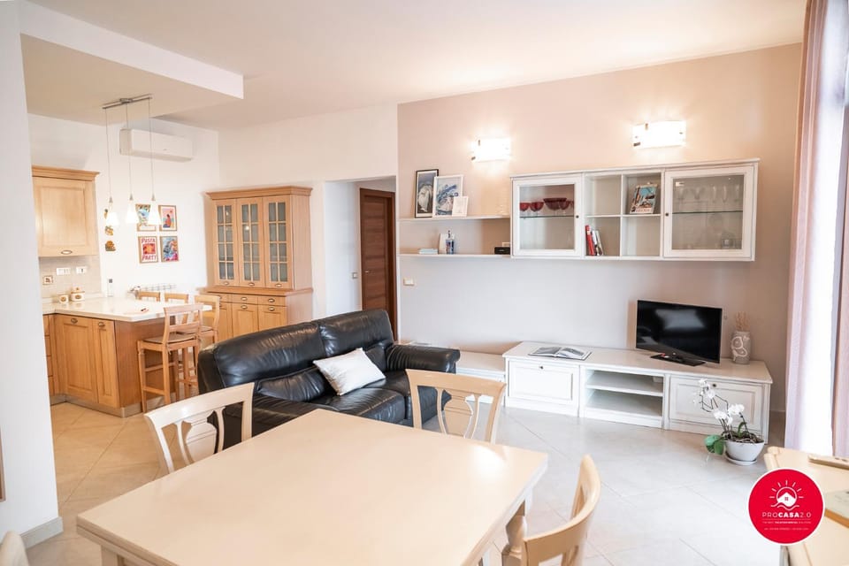 Living room, Dining area, air conditioner