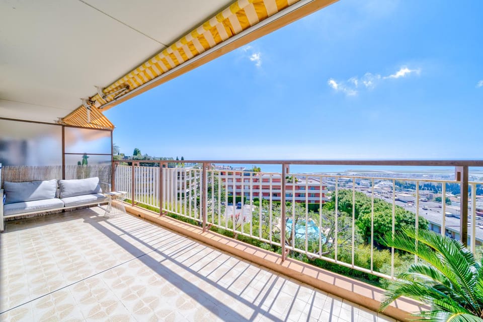 Patio, Day, Natural landscape, View (from property/room), Balcony/Terrace, Sea view