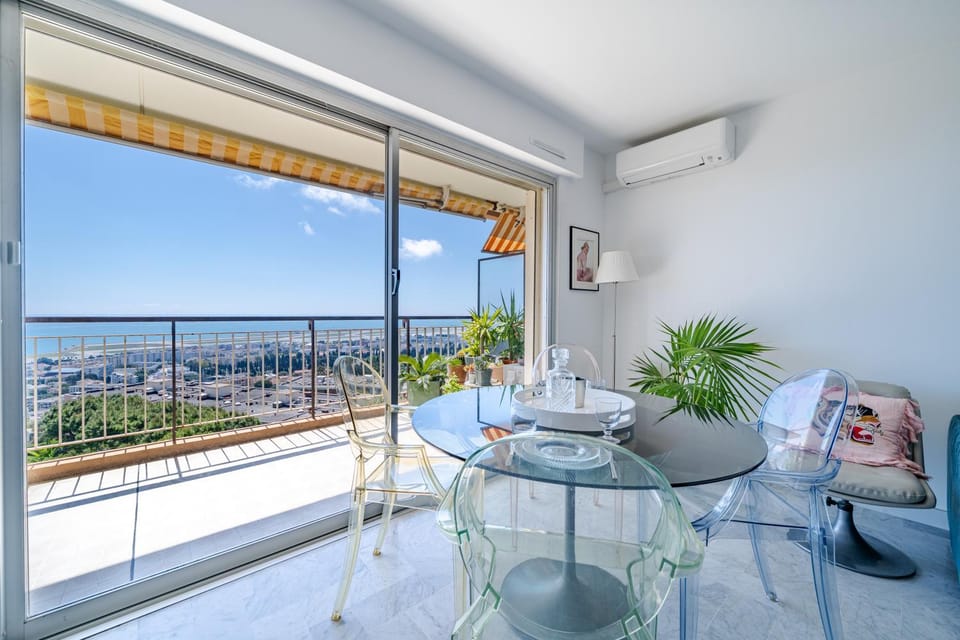 Patio, Day, Natural landscape, View (from property/room), Balcony/Terrace, Living room, Dining area, City view, Sea view