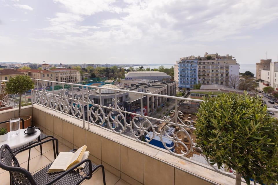 Balcony/Terrace, City view