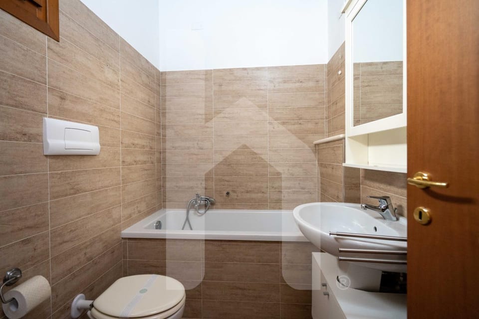 Toilet, Bathroom, Bath