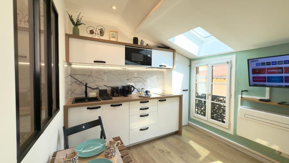 TV and multimedia, Kitchen or kitchenette, oven, toaster