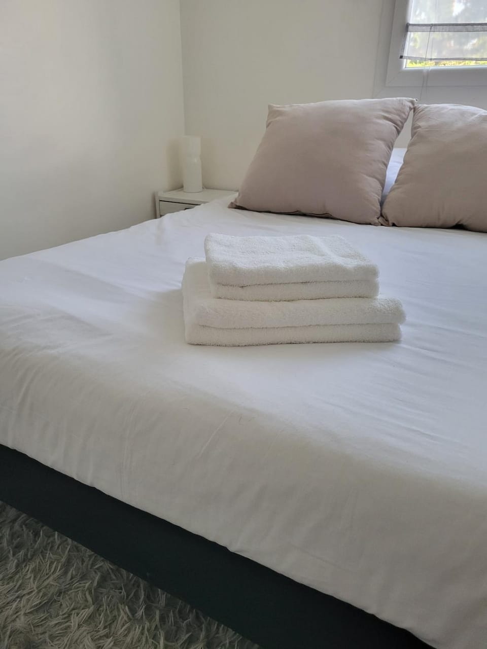 Bed, Photo of the whole room, Bedroom, towels