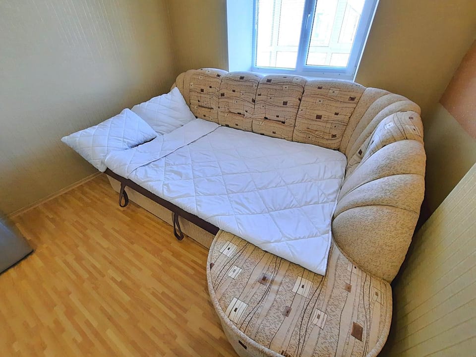 Bed, Living room, Photo of the whole room, Seating area, Bedroom