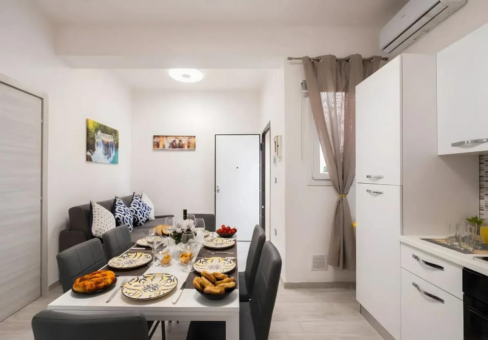 Food and drinks, Decorative detail, Dining area, Food