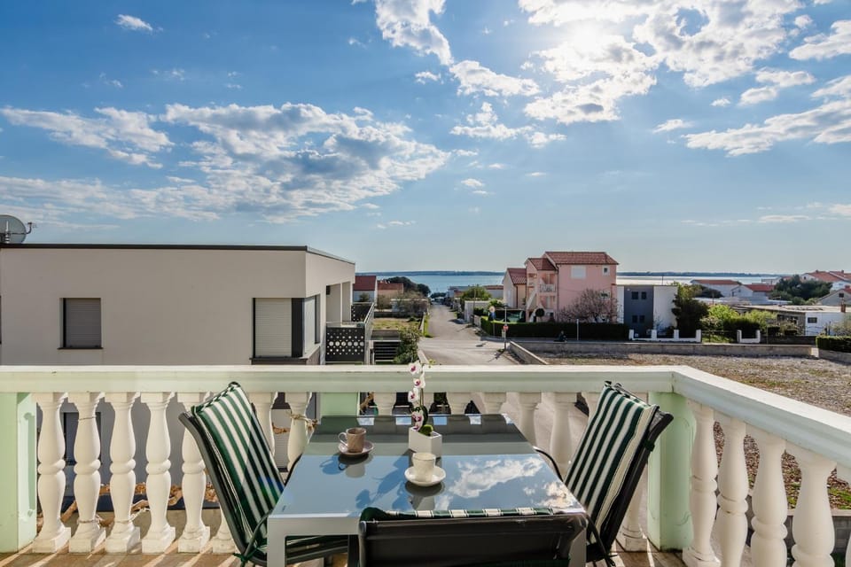 Property building, Patio, Natural landscape, Balcony/Terrace