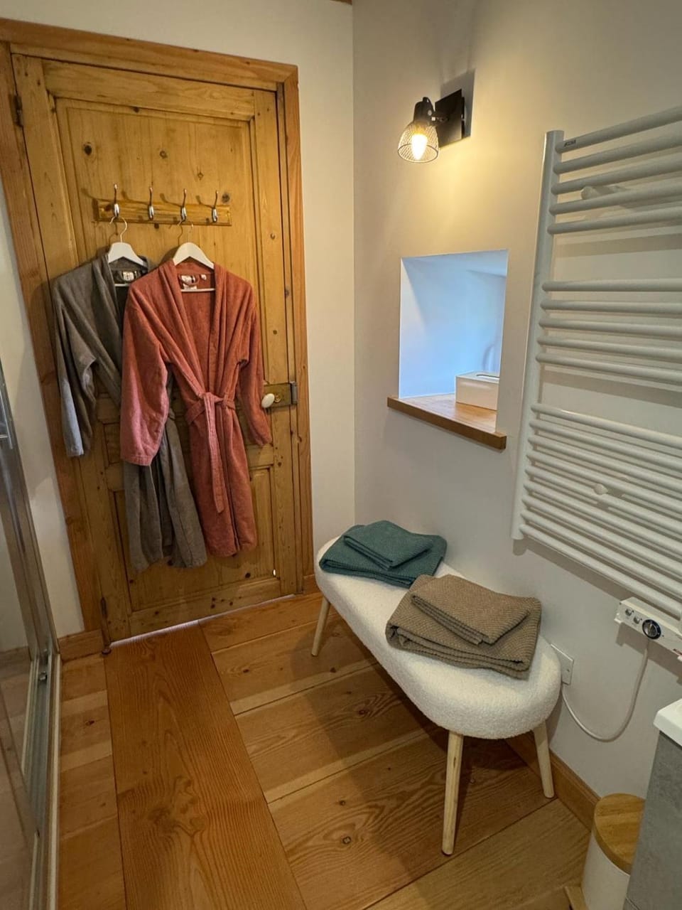 Bathroom, towels