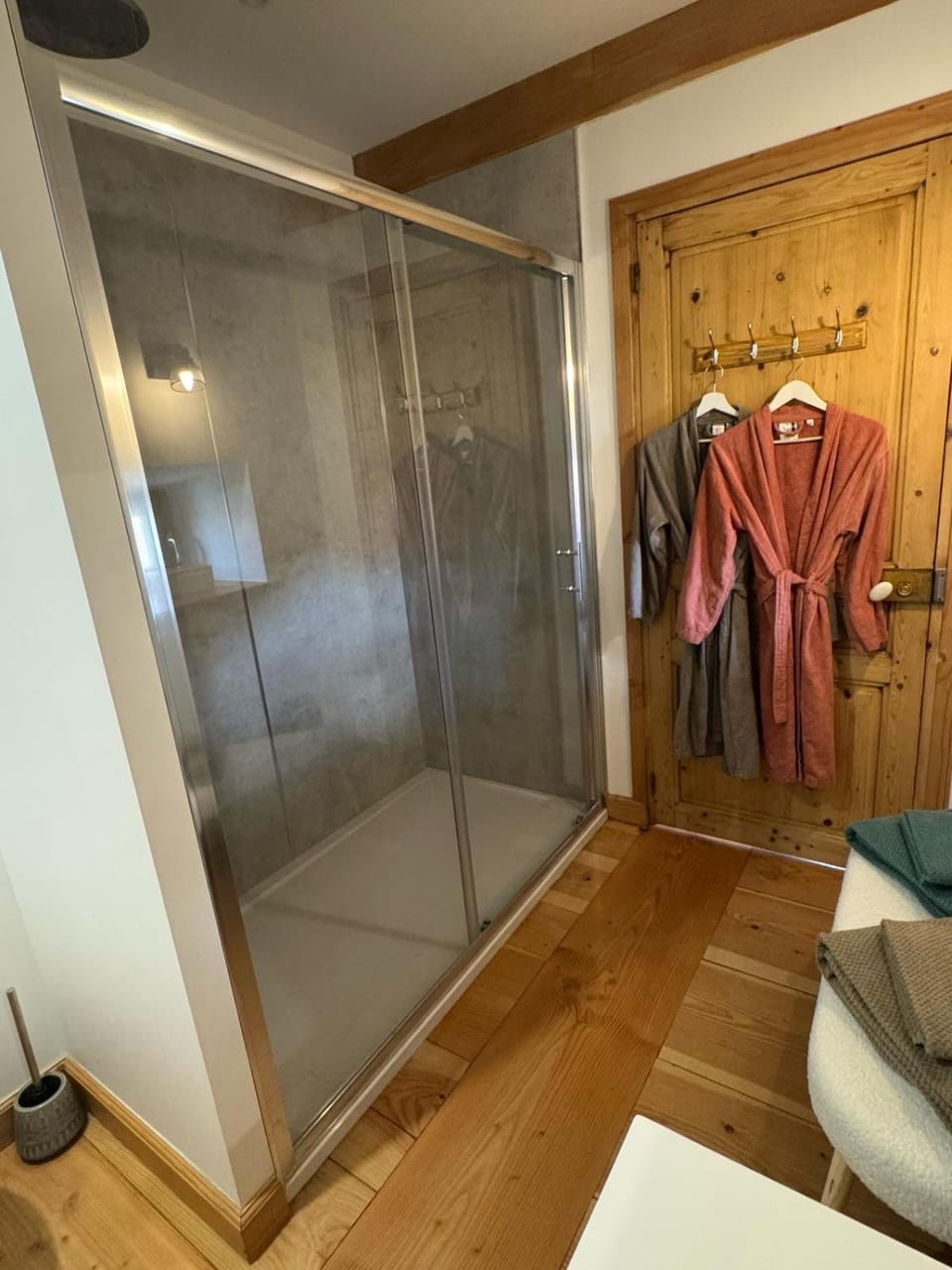 Shower, Bathroom, towels