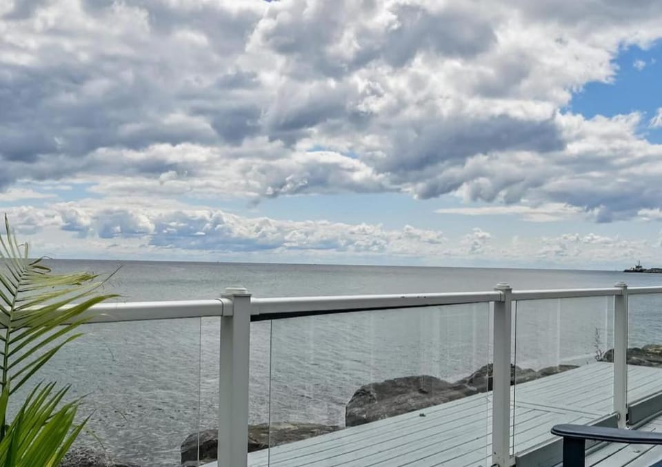 View (from property/room), Balcony/Terrace, Lake view, Sea view