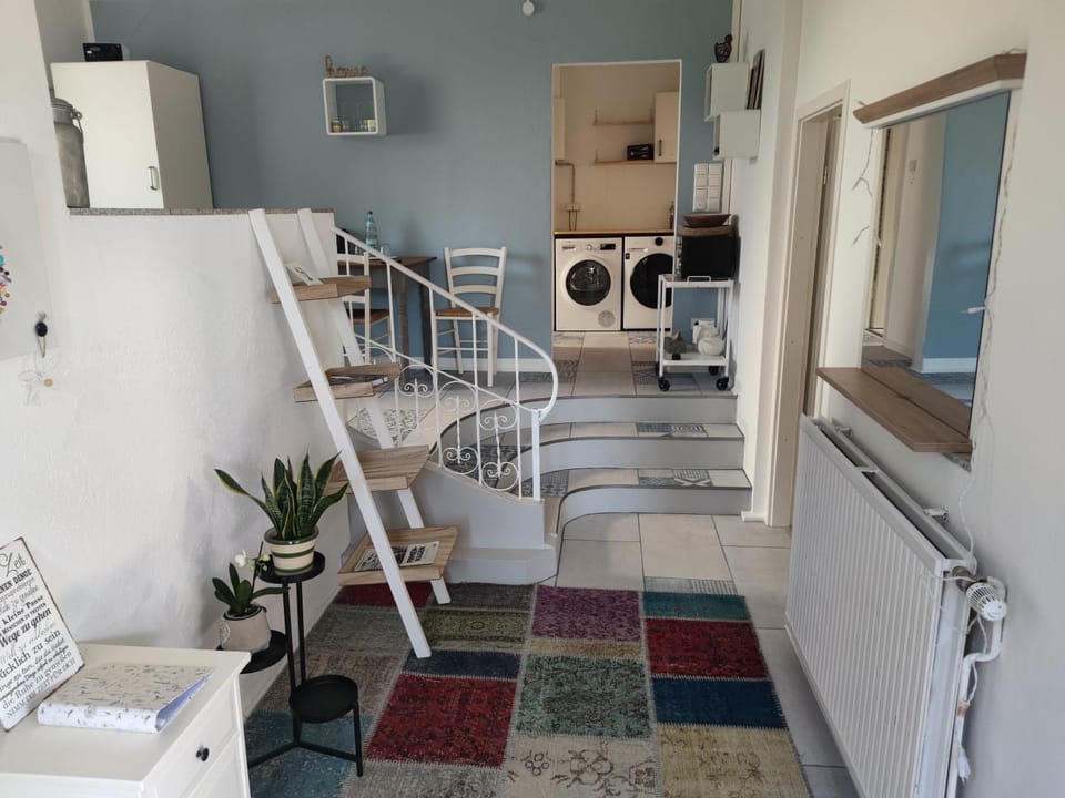 Dining area, microwave