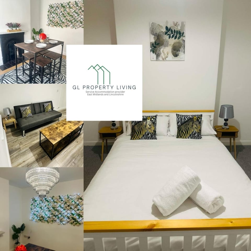 Bed, Living room, Photo of the whole room, Seating area, towels