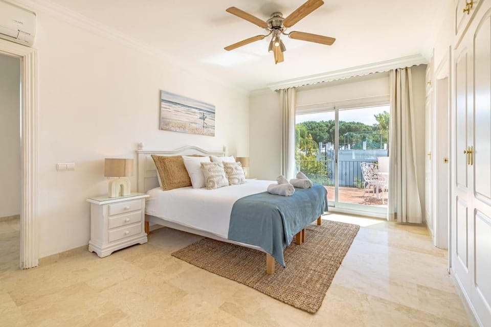 Luxury Villa, Heated pool, Next to the beach Villa in Marbella
