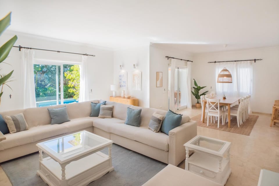 Luxury Villa, Heated pool, Next to the beach Villa in Marbella