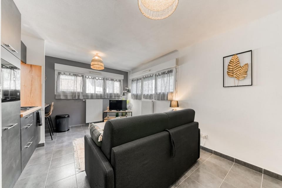 Joli Studio haut standing à 100m du tram T3 Apartment in Villeurbanne
