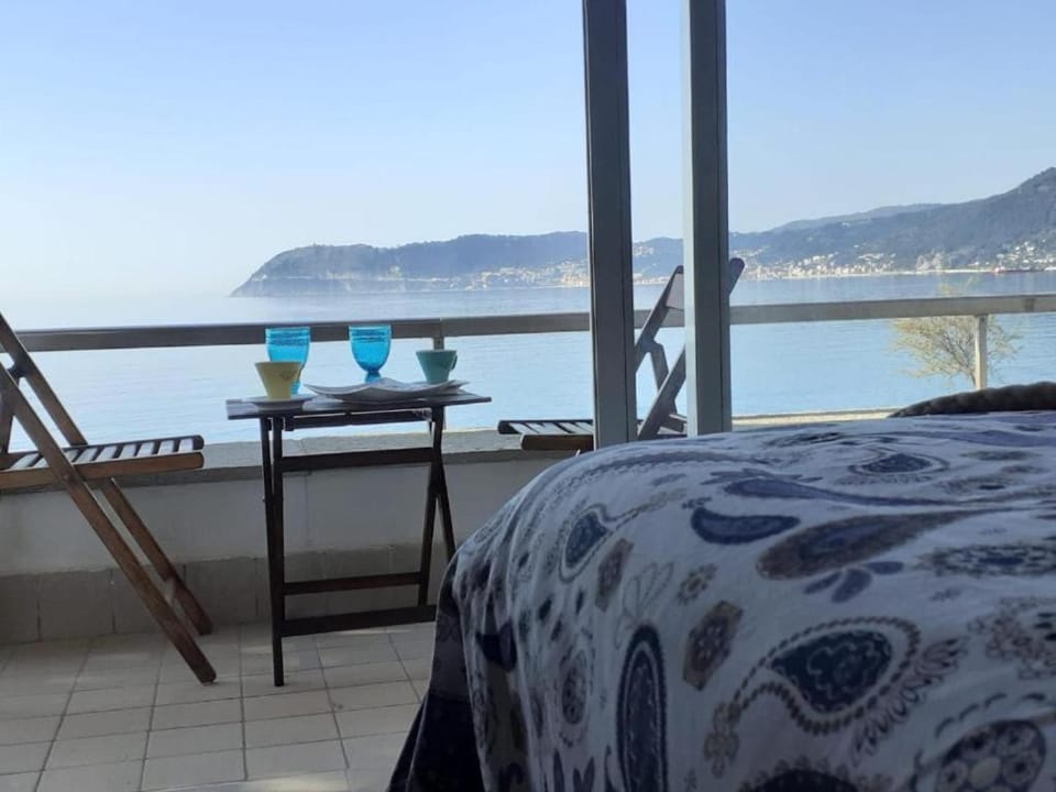 Cadorna Fronte Mare Apartment in Liguria