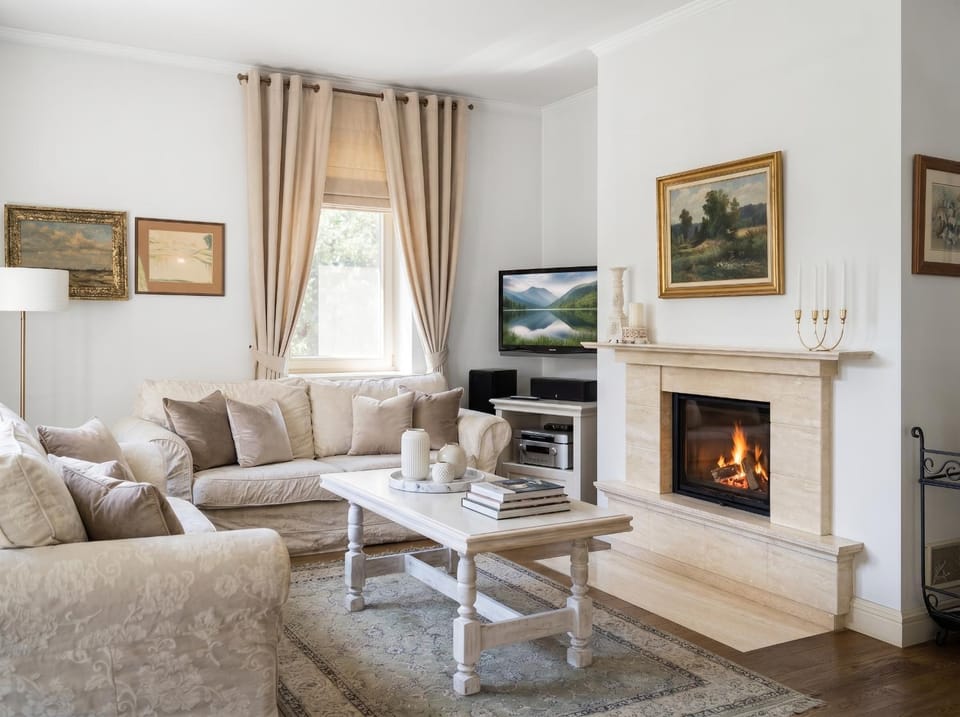TV and multimedia, Living room, Seating area, flat iron