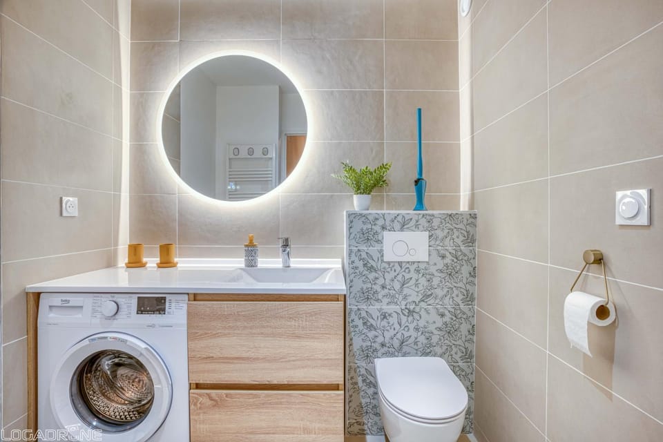 Toilet, Bathroom, washing machine