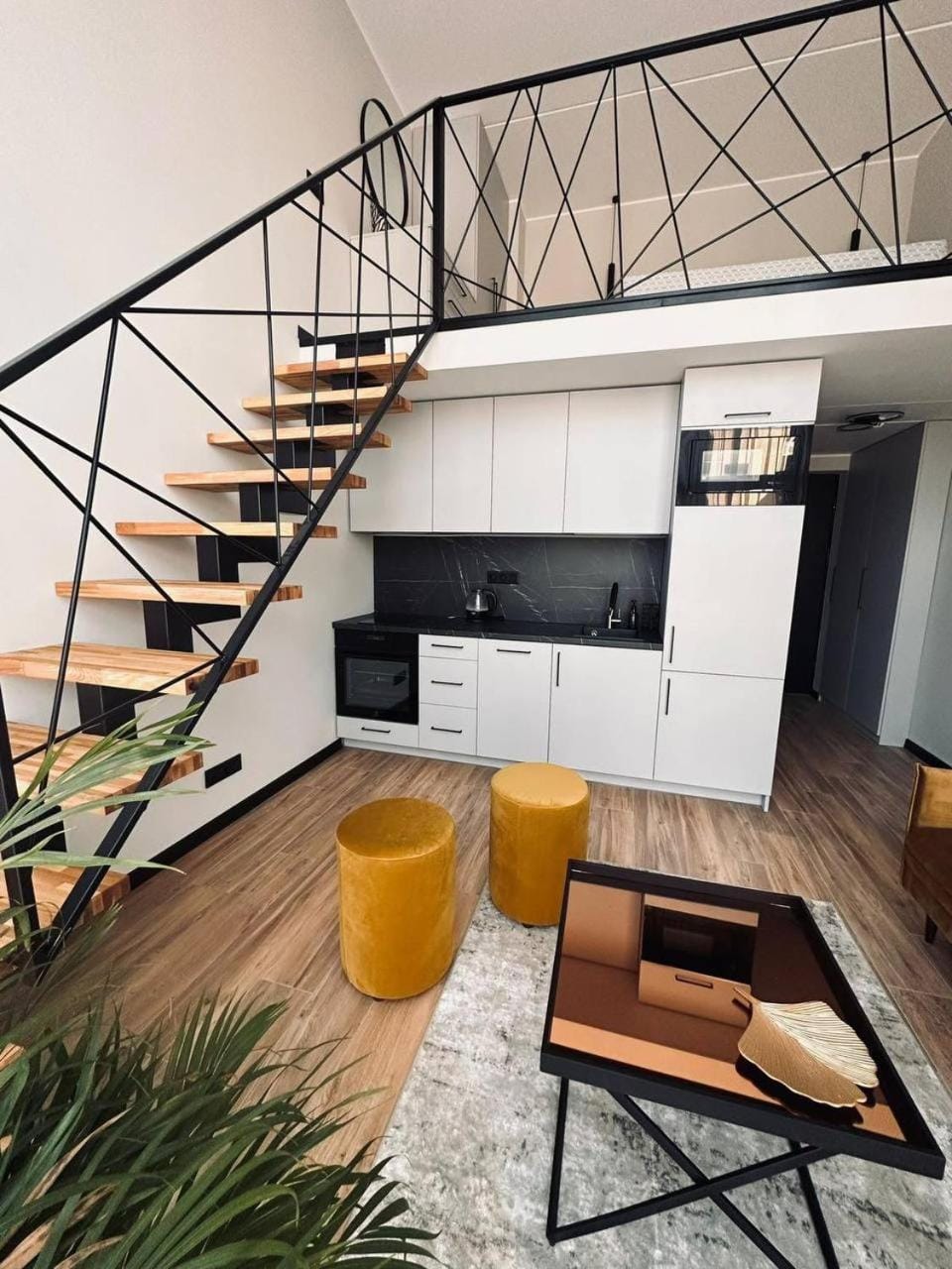 Kitchen or kitchenette, Living room