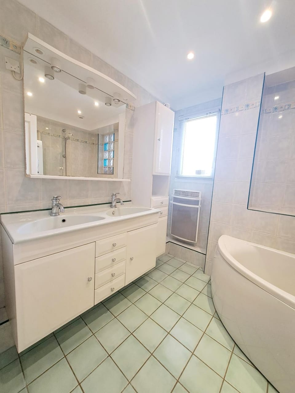Bathroom, Bath