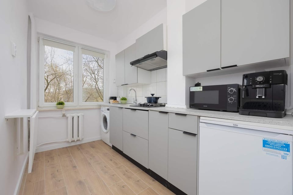Coffee/tea facilities, Kitchen or kitchenette, oven, stove, toaster
